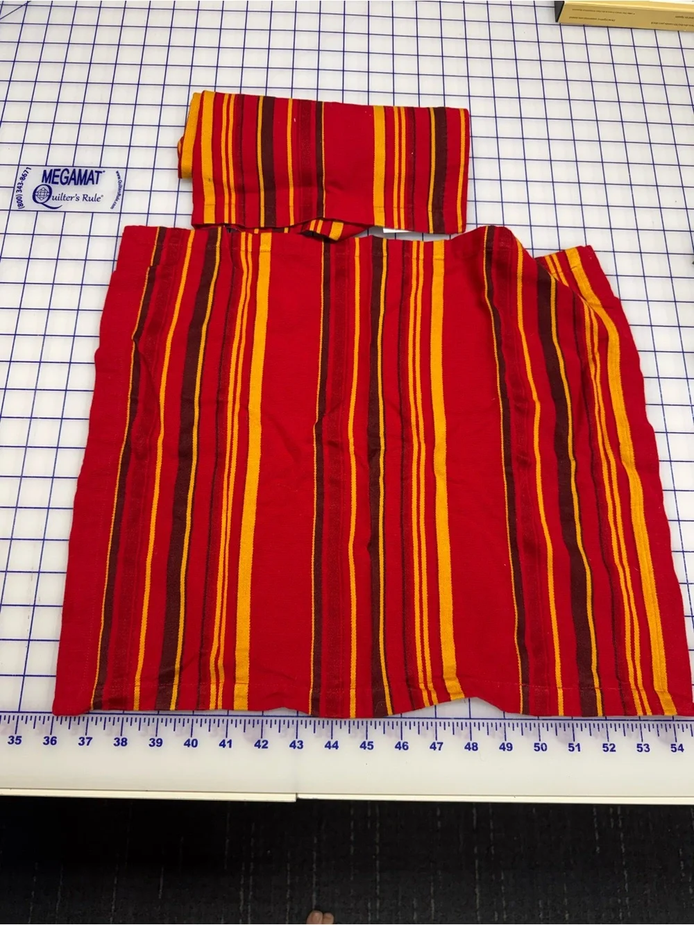 Sur La Table 2 lustrous striped Napkins red yellow